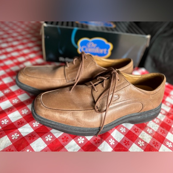 Dr Comfort Other - Dr. Comfort,  13 W men’s brown dress shoe. Perfect for tender feet!